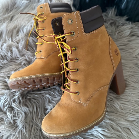 Women’s Tillston Timberland Boots - Picture 1 of 9
